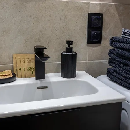 Praga - Access - By Rentujemy شقة *